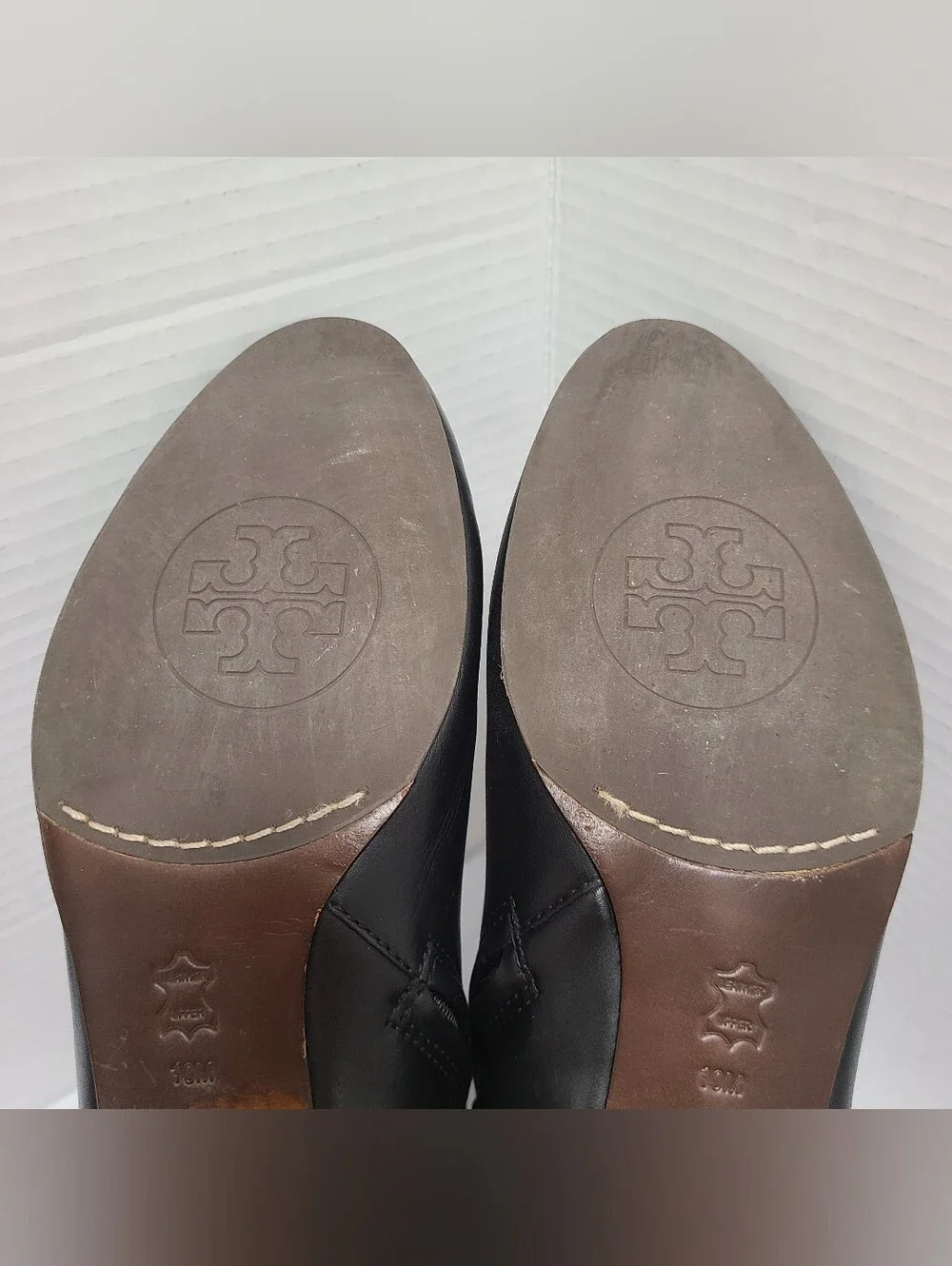 Tory Burch Jess Black Leather Ankle Boots Gold Strap Detail Sz 10
